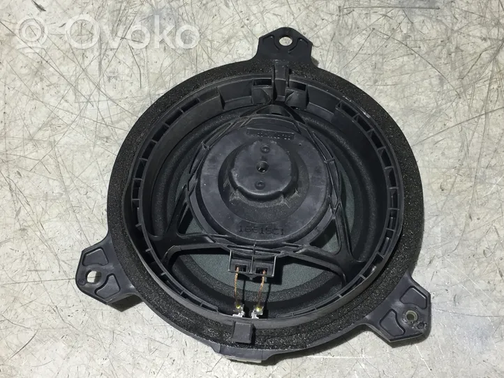 Toyota Auris E180 Takaoven kaiutin 861600D370