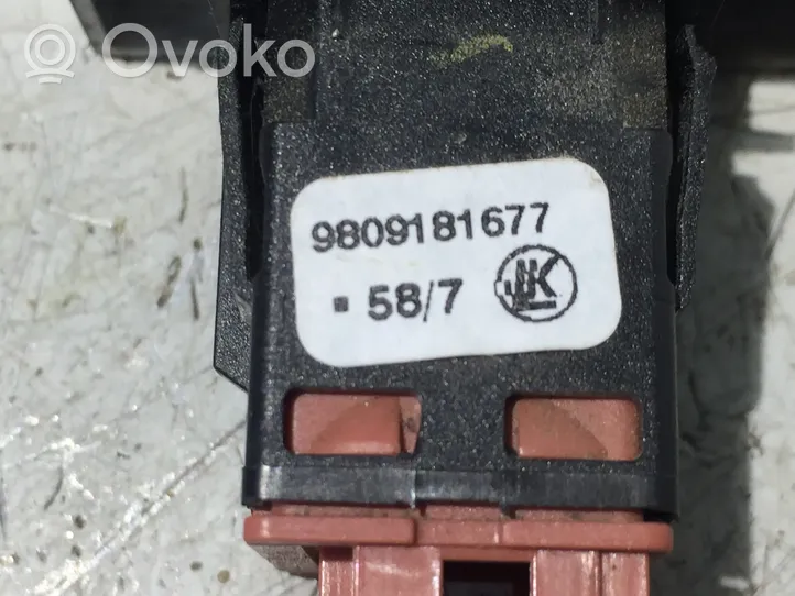Toyota Proace Interruttore luci di emergenza 9809181677