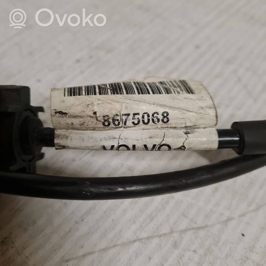 Volvo V70 Câble de changement de vitesse 8675068