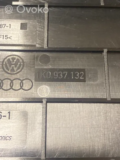 Volkswagen PASSAT B6 Skrzynka bezpieczników / Komplet 1K0937132