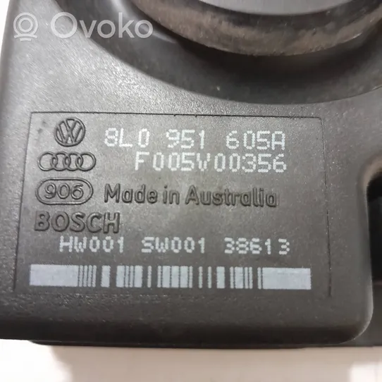 Audi A6 S6 C5 4B Horn signal 8L0951605A