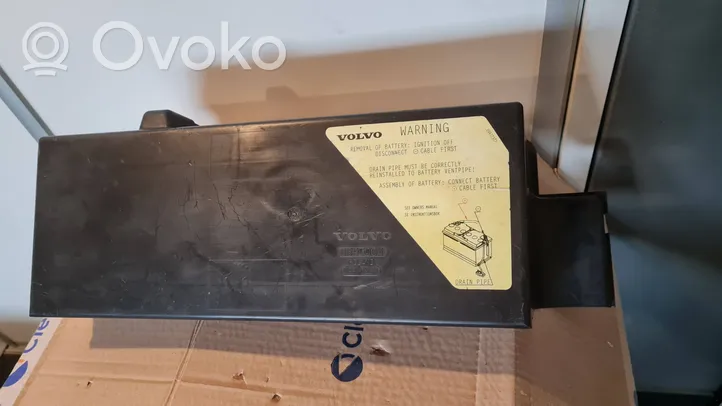 Volvo XC90 Support boîte de batterie 8697004