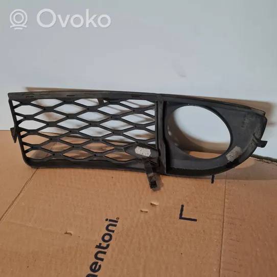 Audi A6 Allroad C5 Grille inférieure de pare-chocs avant 4Z7807682