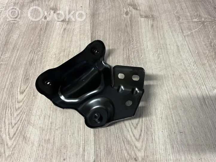 Skoda Fabia Mk3 (NJ) Supporto di montaggio del parafango 6V0821142