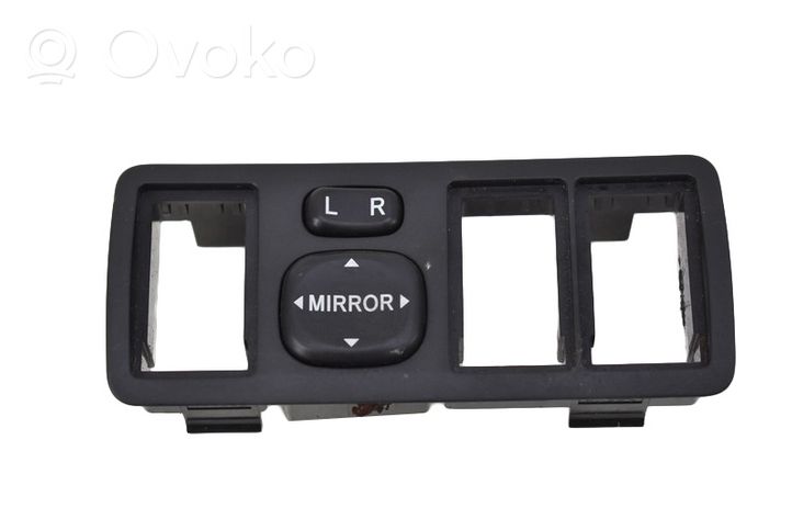 Toyota Corolla Verso E121 Przycisk / Włącznik podgrzewania lusterek 