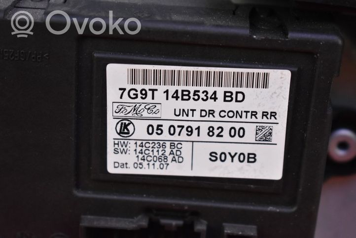 Volvo V70 Elektryczny podnośnik szyby drzwi tylnych 970716