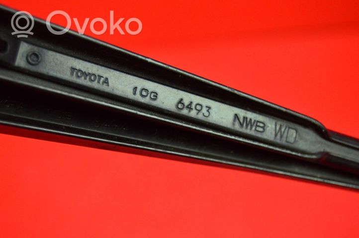 Pontiac Vibe Front wiper blade arm 