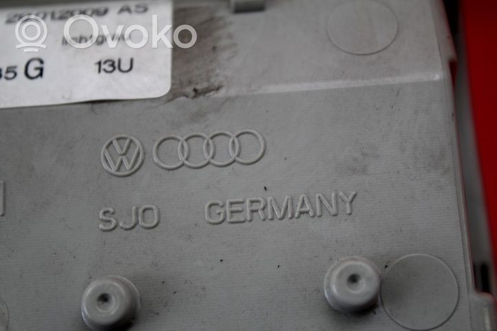 Audi Q7 4L Takatavaratilan sisävalo 4L0947135G