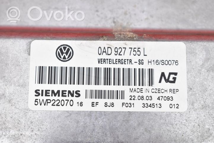 Volkswagen Touareg I Boîte à fusibles relais 0AD927755L