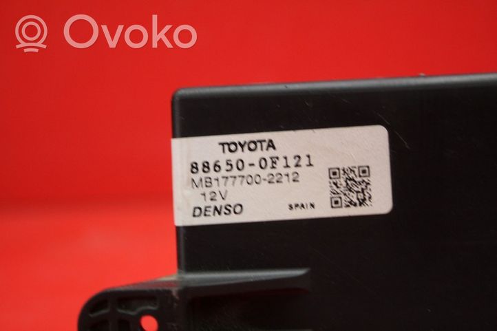 Toyota Verso Boîte à fusibles relais 88650-0F121
