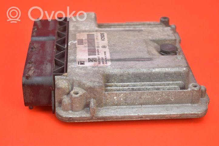 Opel Vectra C Rėlių montavimo blokas 55556261