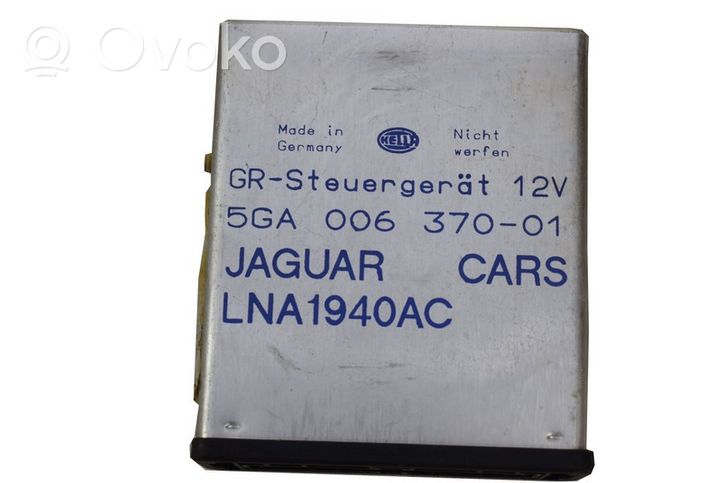 Jaguar XJ X300 Boîte à fusibles relais LNA1940AC