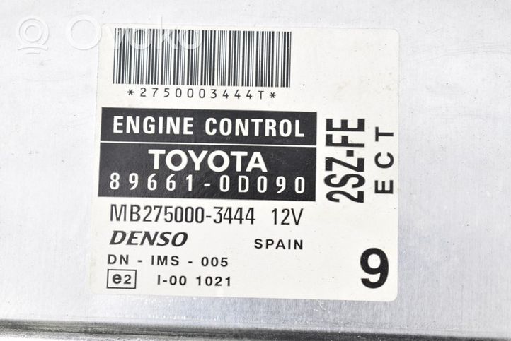 Toyota Yaris Verso Boîte à fusibles relais 89661-0D090