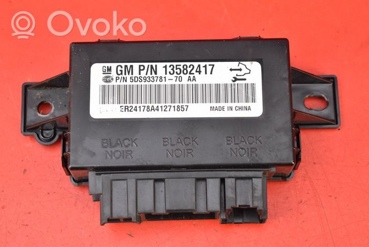 Opel Mokka Relay mounting block 13582417