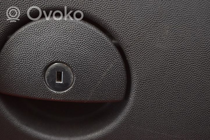 Opel Tigra B Schowek deski rozdzielczej 09114403