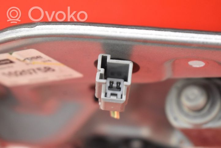 Volvo V50 Elektryczny podnośnik szyby drzwi przednich 8679081