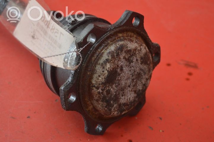 Audi A4 S4 B5 8D Priekšējā pusass 8D0407272