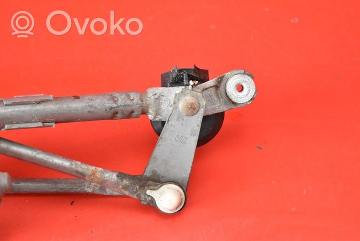 Toyota Auris 150 Etupyyhkimen vivusto ja moottori 85110-02190