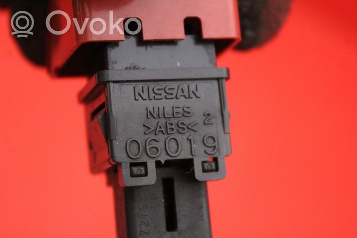 Nissan Micra Przycisk świateł awaryjnych 06019