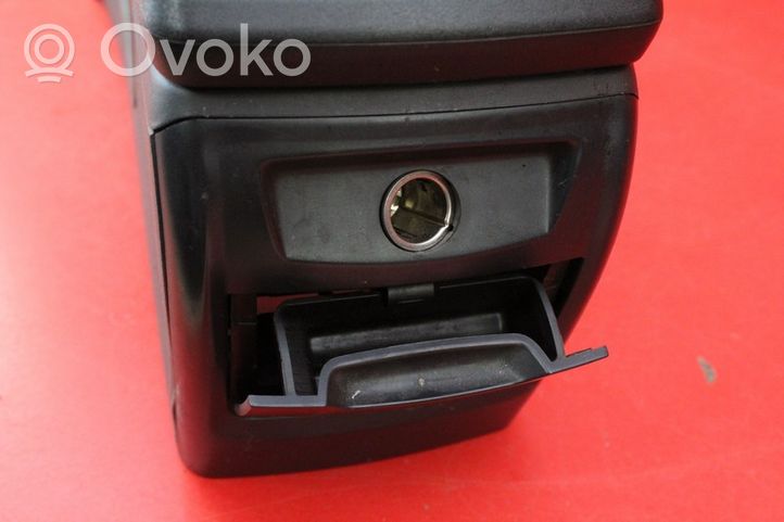 Volvo V50 Console centrale 8687408