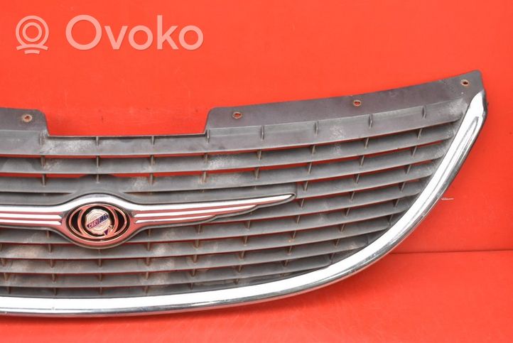 Chrysler Grand Voyager IV Atrapa chłodnicy / Grill 857 522 AA