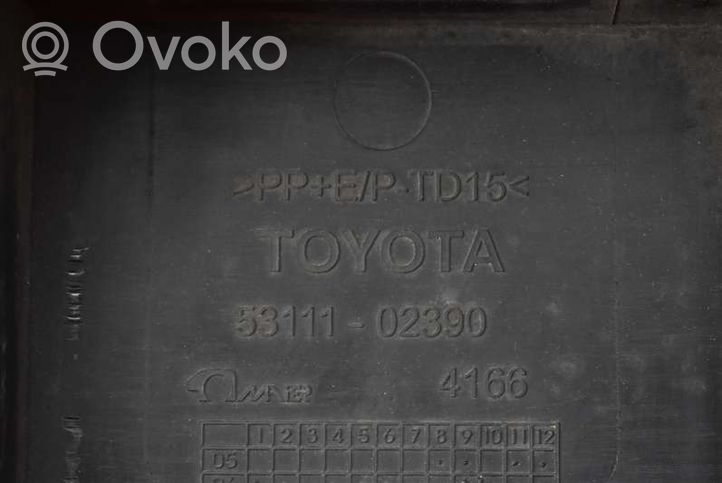 Toyota Auris 150 Grotelės priekinės 53111-02390