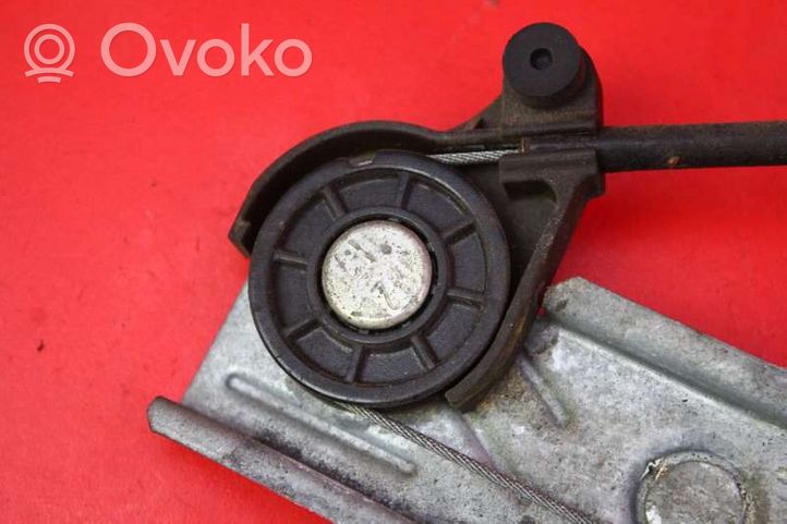 Toyota Carina T210 Mécanisme de lève-vitre avec moteur 0130821631