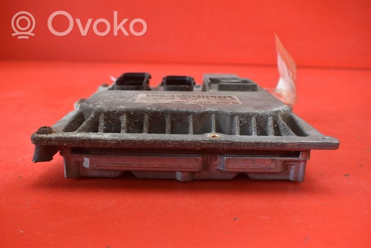 Smart ForTwo I Komputer / Sterownik ECU silnika 0003107