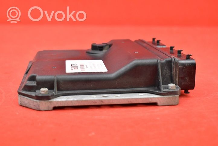 Toyota Avensis T270 Centralina/modulo motore ECU 89661-05D22