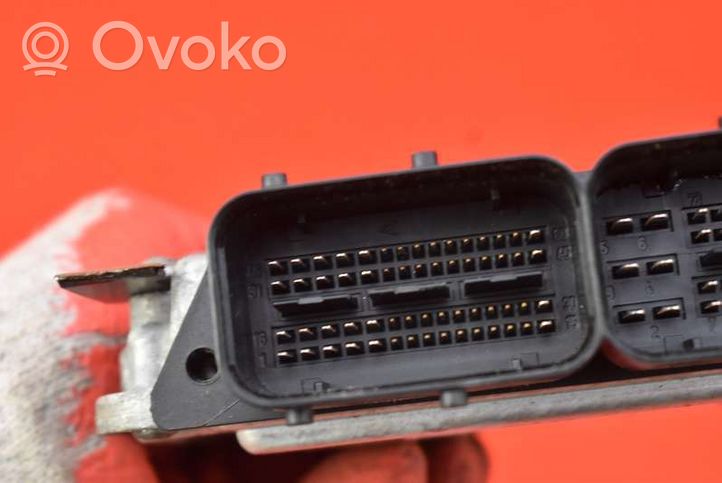 Volkswagen Polo IV 9N3 Motora vadības bloka ECU 045906013F