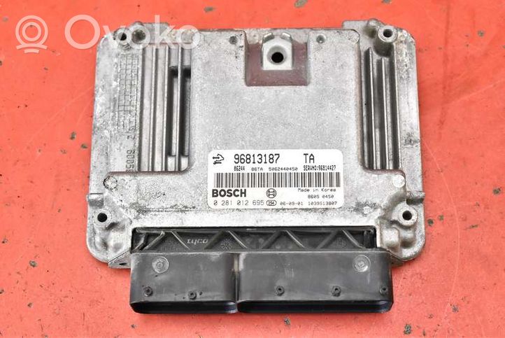 Chevrolet Captiva Unité de commande, module ECU de moteur 96813187