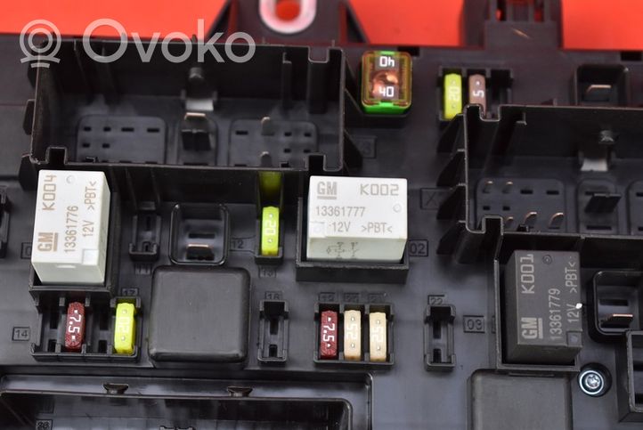 Opel Zafira C Fuse box set 20957185