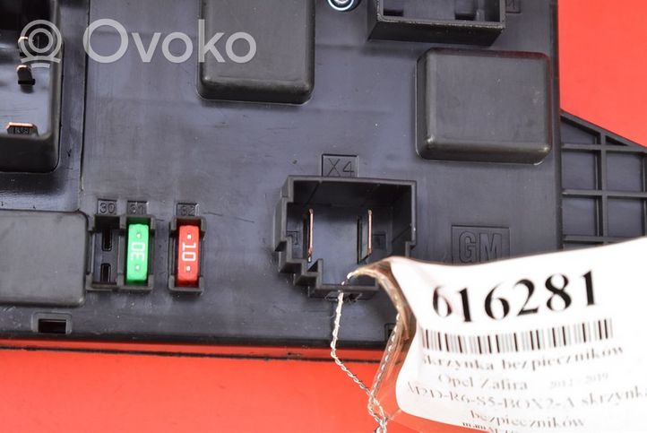 Opel Zafira C Fuse box set 20957185