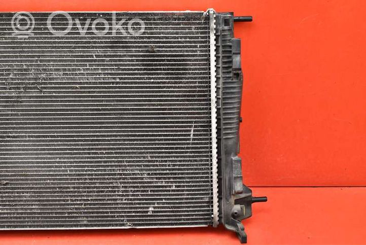 Renault Megane III Radiateur de refroidissement 214100016R