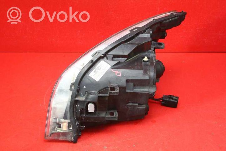 Volvo V60 Lampa przednia 31299995