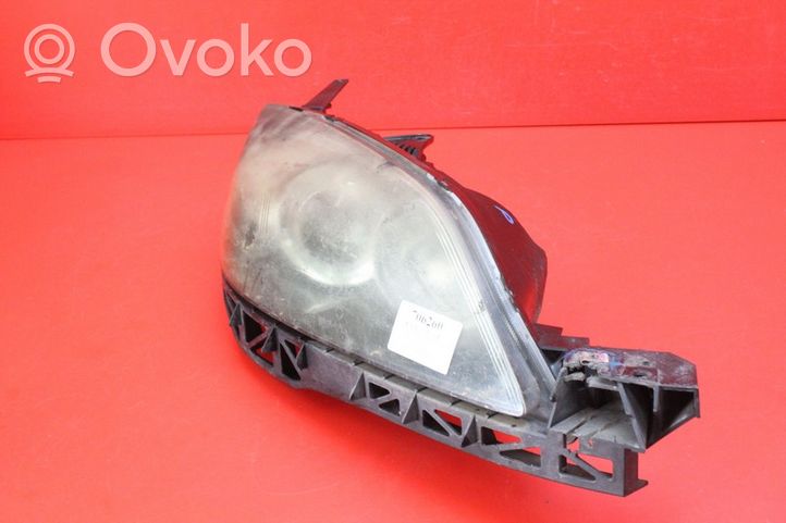 Mazda 3 I Lampa przednia P2951