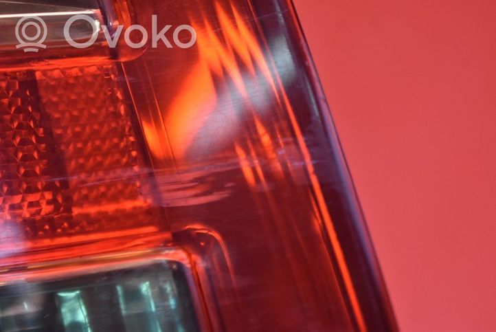 Toyota Corolla E120 E130 Lampa tylna TOYOTA