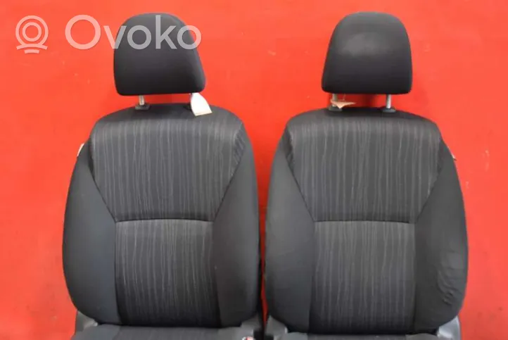 Toyota Auris 150 Set sedili TOYOTA