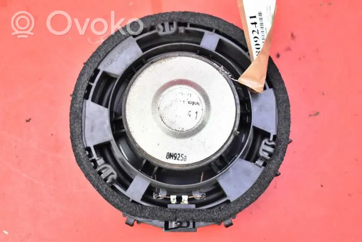 Mitsubishi Lancer VIII Subwoofer-bassokaiutin MITSUBISHI