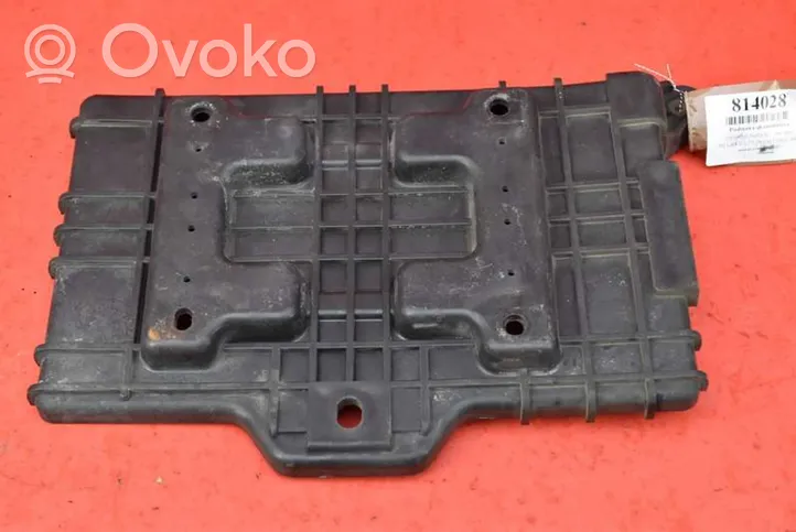 Hyundai Santa Fe Battery box tray 37150-2B100