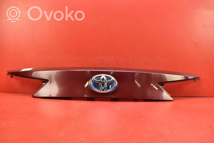 Toyota Auris E180 Lampa oświetlenia tylnej tablicy rejestracyjnej 76811-02830