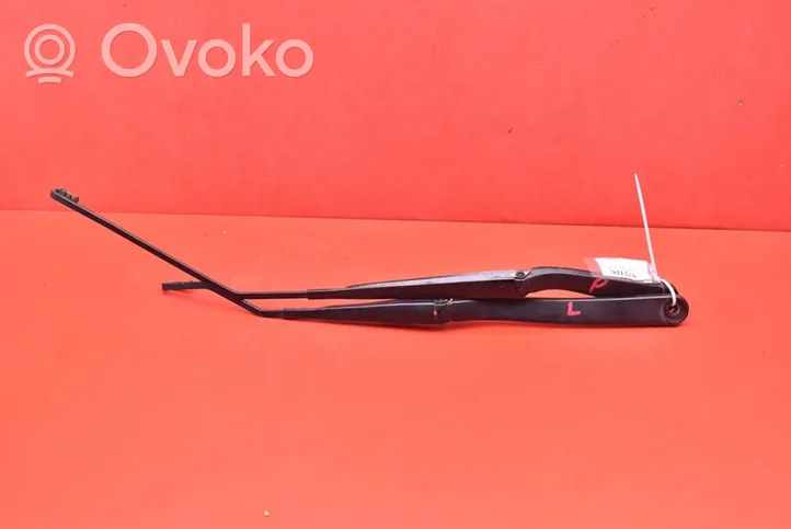 Nissan Juke I F15 Ramię wycieraczki szyby przedniej / czołowej W000014867