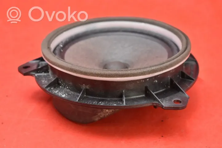 Toyota Avensis T270 Altavoz subwoofer 86160-0D180