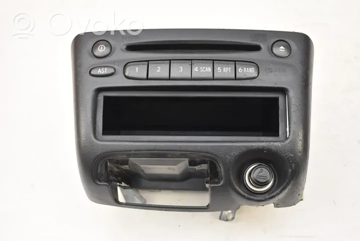 Toyota Yaris Verso Unité principale radio / CD / DVD / GPS 86120-52260