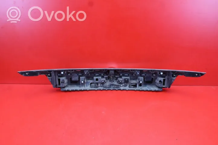 Opel Insignia A Lampa oświetlenia tylnej tablicy rejestracyjnej 13272845