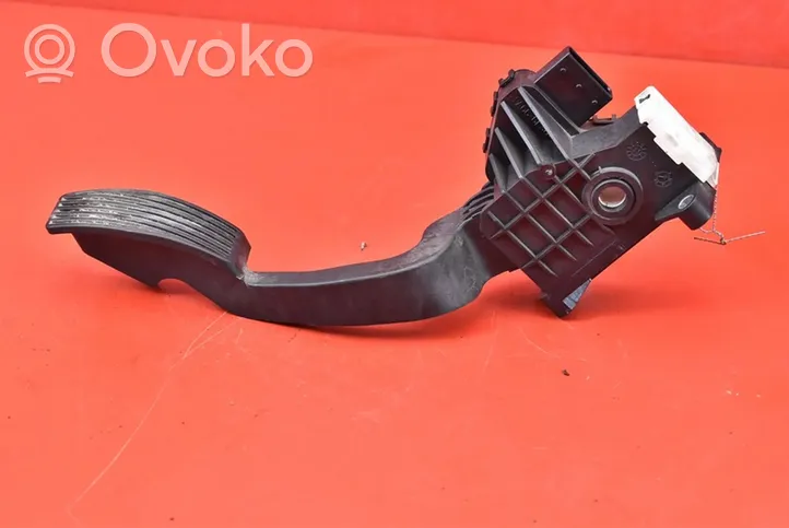 Opel Corsa D Pedale dell’acceleratore 13305804