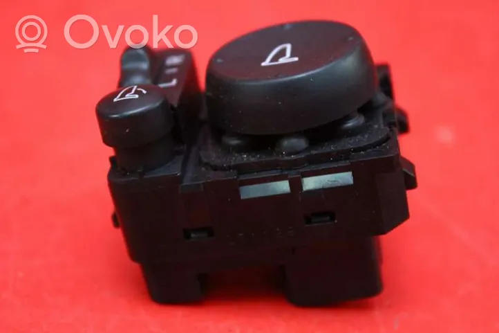 Honda CR-V Przycisk / Włącznik podgrzewania lusterek M33212