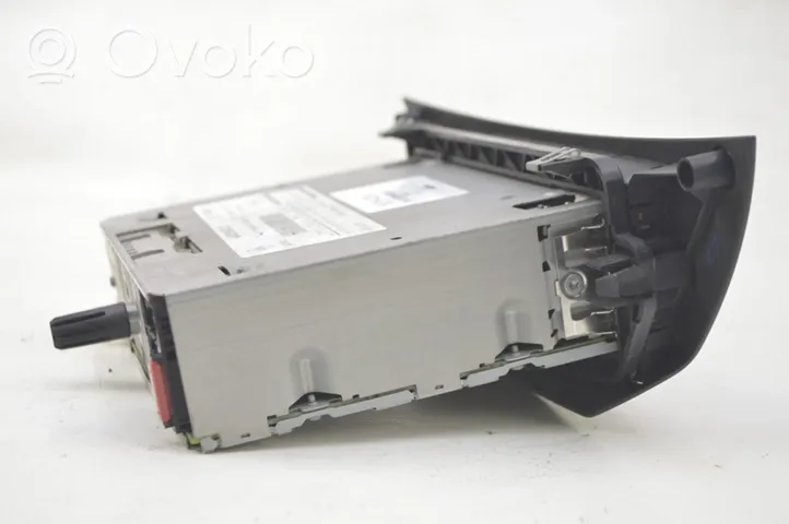 Renault Laguna III Panel / Radioodtwarzacz CD/DVD/GPS 281155676R