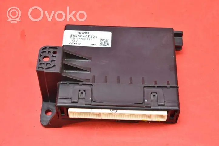 Toyota Corolla Verso E110 Komputer / Sterownik ECU silnika 88650-0F121