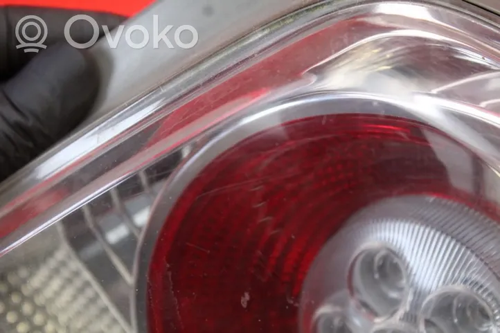 Toyota Corolla Verso E110 Lampa tylna 0F-15